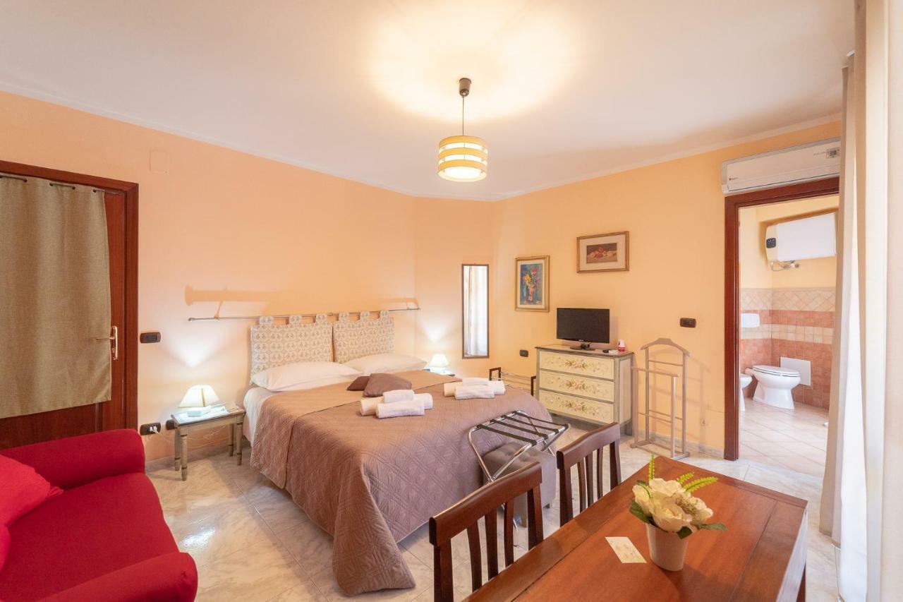 La Rosa - Elegant Rooms Sassari Exterior foto