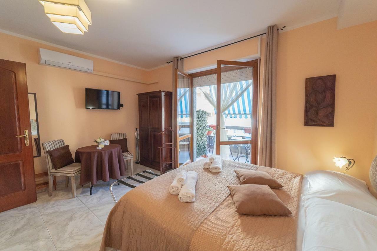 La Rosa - Elegant Rooms Sassari Exterior foto